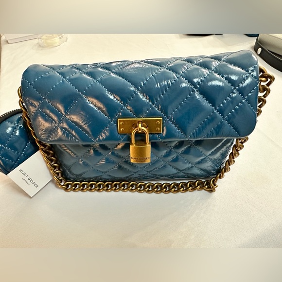 NWT Kurt Geiger Brixton Medium Lock Quilted Shoulder patent leather Bag blue - Picture 4 of 7